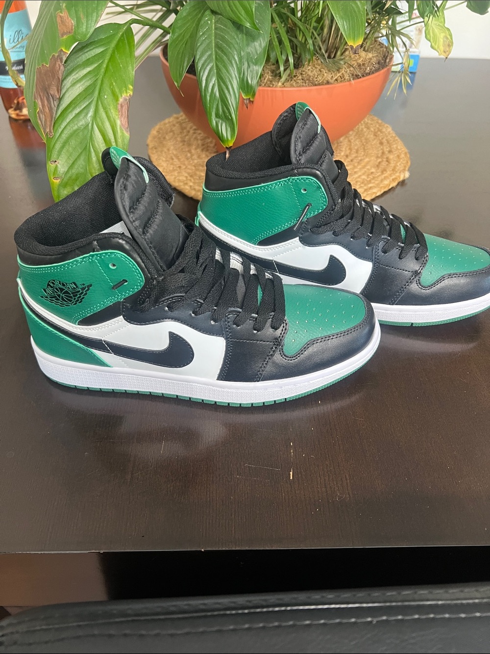 Nike Air Jordan 1 Mid - Green/Black/White Men's Sneakers